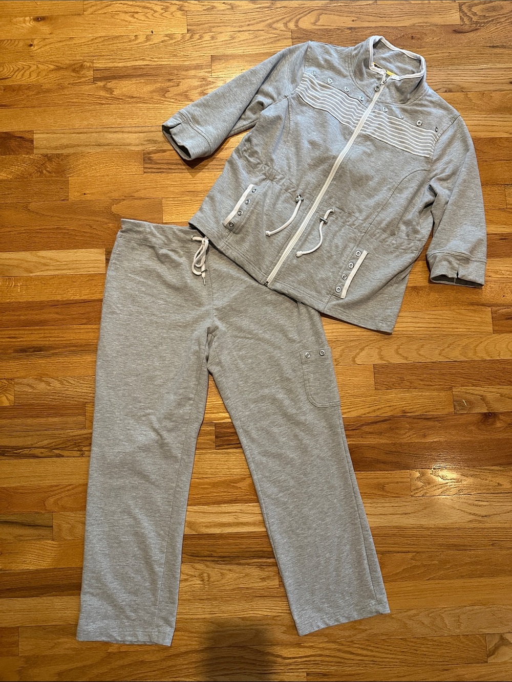 Vintage Light Gray Two-Piece Lounge Set - Zip Jacket & Drawstring Pants